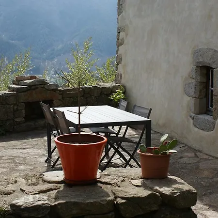 Pour 4 Personnes Country house